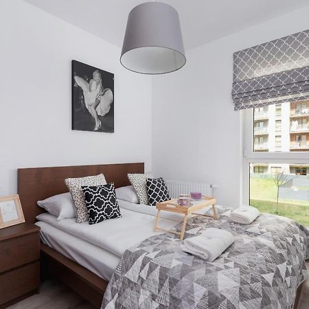 Krowodrza Apartment Premium With Balcony By Renters Prestige Cracovia Esterno foto