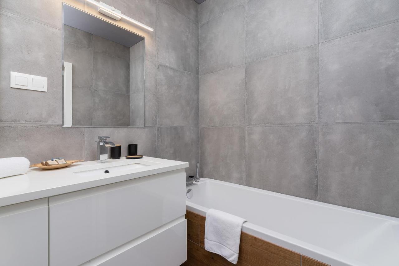 Krowodrza Apartment Premium With Balcony By Renters Prestige Cracovia Esterno foto